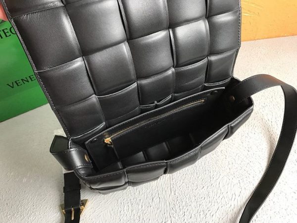 欲しい♡超限定♪ボッテガヴェネタ パデッドカセット コピー ショルダーバッグ ゴールド仕上げ 591970VCQR18425 - 画像 (7)
