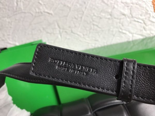 欲しい♡超限定♪ボッテガヴェネタ パデッドカセット コピー ショルダーバッグ ゴールド仕上げ 591970VCQR18425 - 画像 (9)