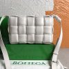 欲しい♡超限定♪ボッテガヴェネタ パデッドカセット スーパーコピー ショルダーバッグ シルバー仕上げ boj78120 - 画像 (3)