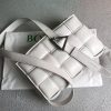 欲しい♡超限定♪ボッテガヴェネタ パデッドカセット スーパーコピー ショルダーバッグ シルバー仕上げ boj78120 - 画像 (4)
