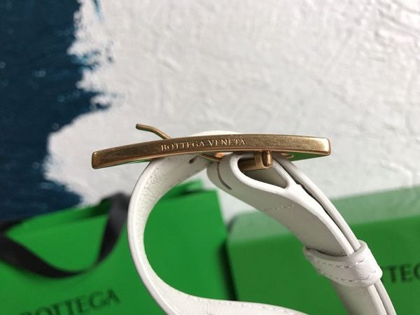 希少色ボッテガヴェネタ 偽物 パデッドカセット ショルダーバッグ ゴールド仕上げ 591970VCQR19143 - 画像 (9)