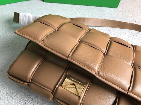 可愛いボッテガヴェネタ パデットカセット 偽物 ショルダーバッグ キャラメル 591970VCQR19850 - 画像 (8)