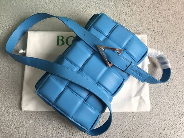 希少色ボッテガヴェネタ パデットカセット コピー ショルダーバッグ ブルー bou77826 - 画像 (4)