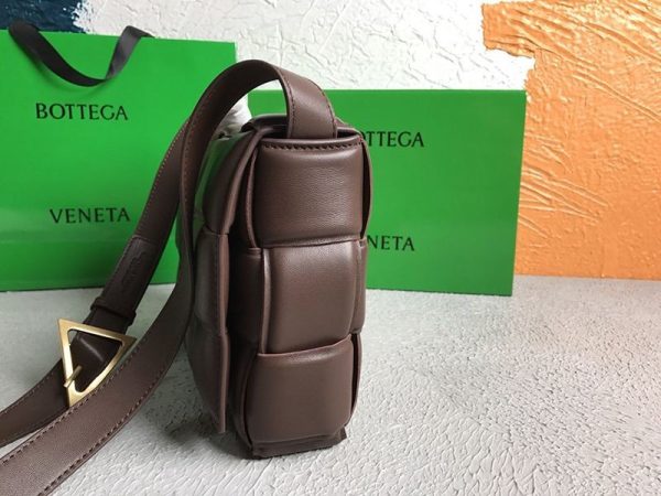 欲しい♡超限定♪ボッテガヴェネタ パデットカセット 偽物 ショルダーバッグ グレープ 591970VCQR15010 - 画像 (5)