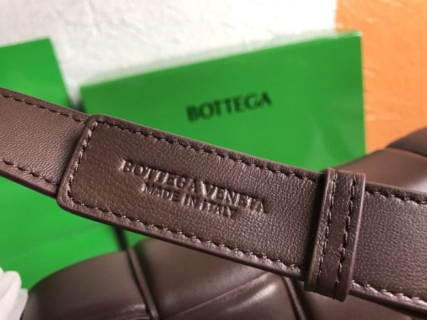 欲しい♡超限定♪ボッテガヴェネタ パデットカセット 偽物 ショルダーバッグ グレープ 591970VCQR15010 - 画像 (9)