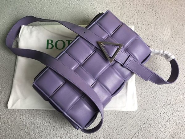 累積売上総額第１位！ボッテガヴェネタ パデットカセット 偽物 ショルダーバッグ ラベンダー 591970VCQR15130 - 画像 (4)