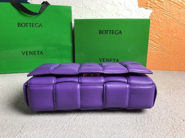 ☆超人気☆ボッテガヴェネタ パデッドカセット 偽物 ショルダーバッグ ロイヤルパープル bov03999 - 画像 (6)