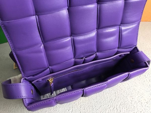 ☆超人気☆ボッテガヴェネタ パデッドカセット 偽物 ショルダーバッグ ロイヤルパープル bov03999 - 画像 (7)