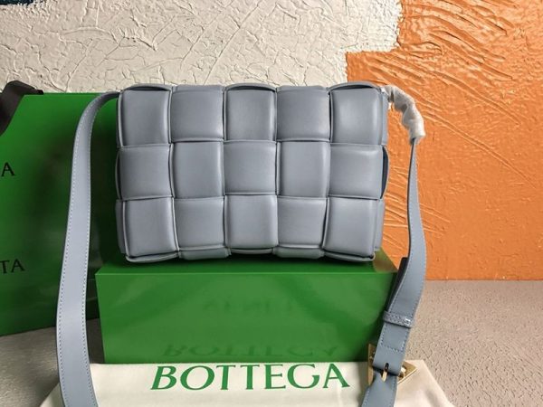 可愛いボッテガヴェネタ パデットカセット 偽物 ショルダーバッグ ムーングレイ bos27294 - 画像 (3)