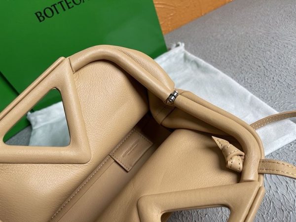 追跡付き発送ボッテガヴェネタ ポイント 偽物 トップハンドルスモールバッグ★アーモンド boj60777 - 画像 (7)