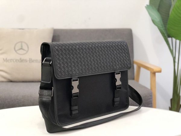 【日本未発売】ボッテガヴェネタ イントレチャートレザー 偽物 メッセンジャーバッグ bou22560 - 画像 (2)