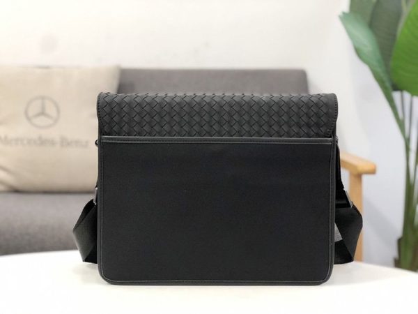 【日本未発売】ボッテガヴェネタ イントレチャートレザー 偽物 メッセンジャーバッグ bou22560 - 画像 (3)