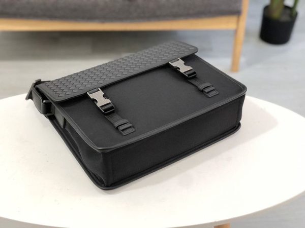 【日本未発売】ボッテガヴェネタ イントレチャートレザー 偽物 メッセンジャーバッグ bou22560 - 画像 (7)