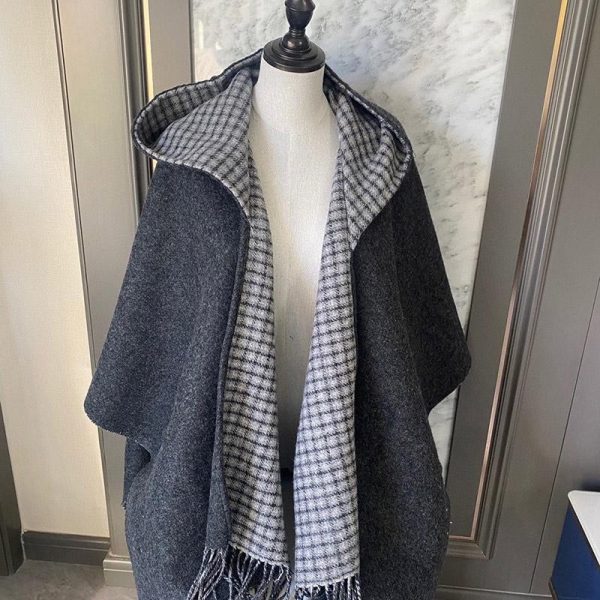 注目度抜群！【フェンディ】カール ポンチョ ウール＆カシミア fee27296 - 画像 (3)