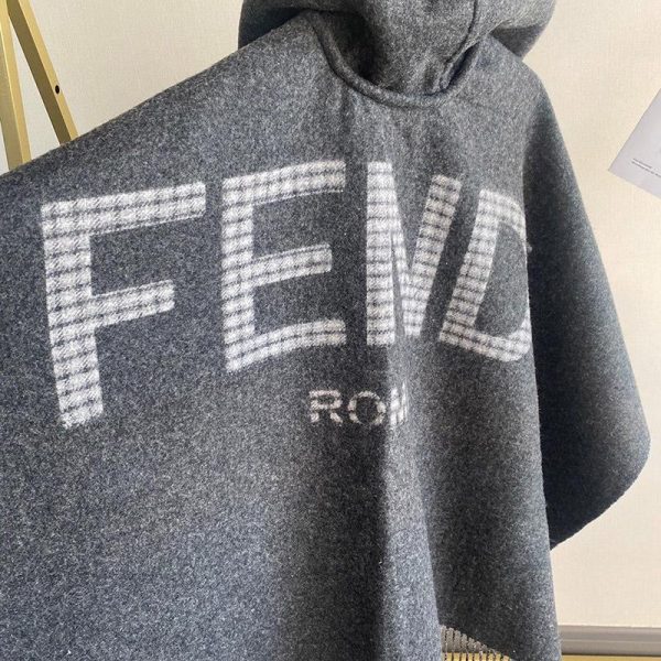 注目度抜群！【フェンディ】カール ポンチョ ウール＆カシミア fee27296 - 画像 (4)