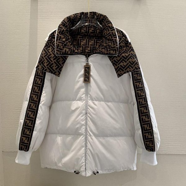 定番 フェンディモンスター  フード付 ダウン偽物 ☆両面着用可能☆ fem14558