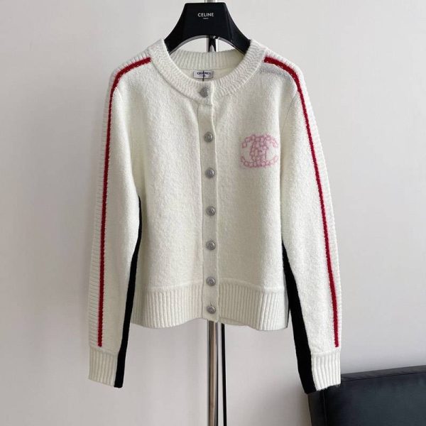 欲しい♡超限定♪《21AW》シャネル カーディガン 偽物ボタン COCO ロゴ shw14048 - 画像 (2)