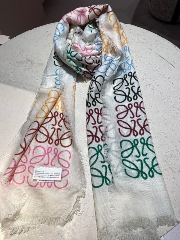 目を惹くカラーロエベ 偽物 アナグラム ライン スカーフ (ウール＆シルク＆カシミヤ) lop33740 - 画像 (5)