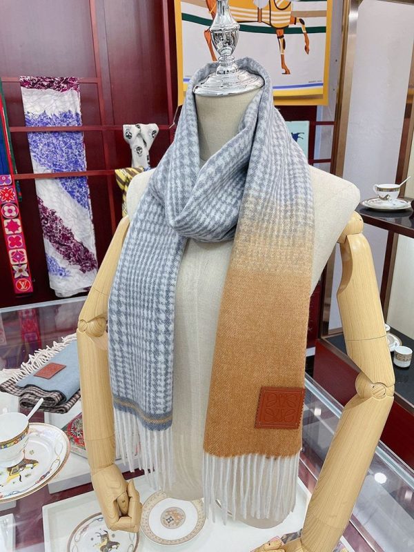 大人気!!新色ロエベ コピー 勾配 チェック スカーフ (カシミヤ) loi37284 - 画像 (9)