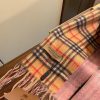 可愛いバーバリー 偽物 リバーシブル チェック カシミアスカーフ Baz43813 - 画像 (6)