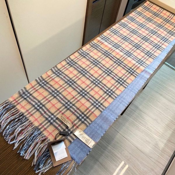 可愛いバーバリー リバーシブル チェック カシミアスカーフ コピー Bax88269 - 画像 (5)