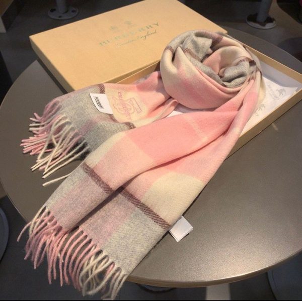 《大人気》バーバリー クラシック カシミヤ チェック マフラー コピー Bar91048 - 画像 (5)