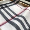 【日本未発売】バーバリー 偽物 クラシック カシミヤ チェック マフラー Baz83709 - 画像 (8)