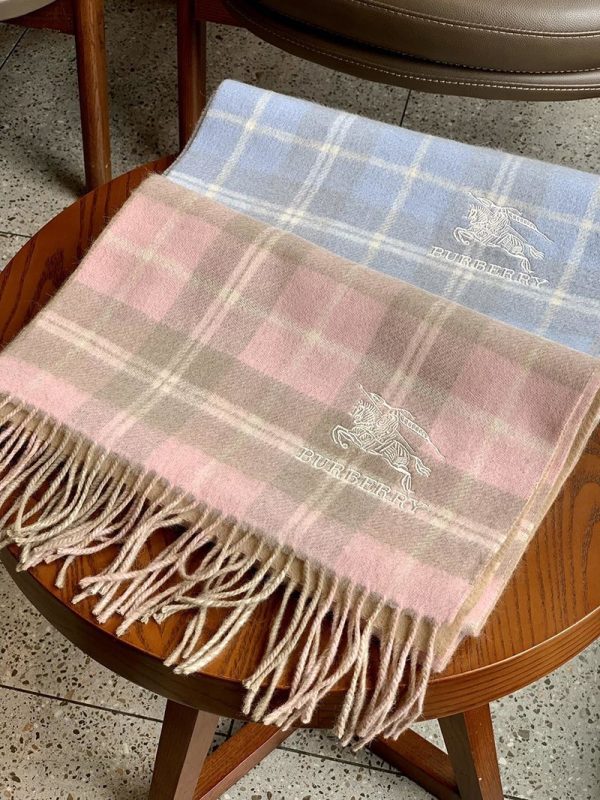 完売必至バーバリー クラシック カシミヤ チェック マフラー 偽物 Bap77862 - 画像 (9)