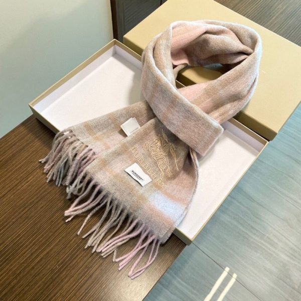 目を惹くカラーバーバリー 偽物 クラシック カシミヤ チェック マフラー Bad43736 - 画像 (6)