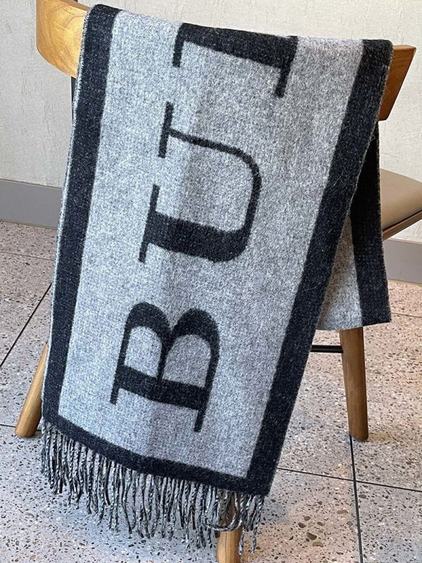 目を惹くカラーバーバリー リバーシブル ロゴジャカード カシミアスカーフ 偽物 Bao94404 - 画像 (6)