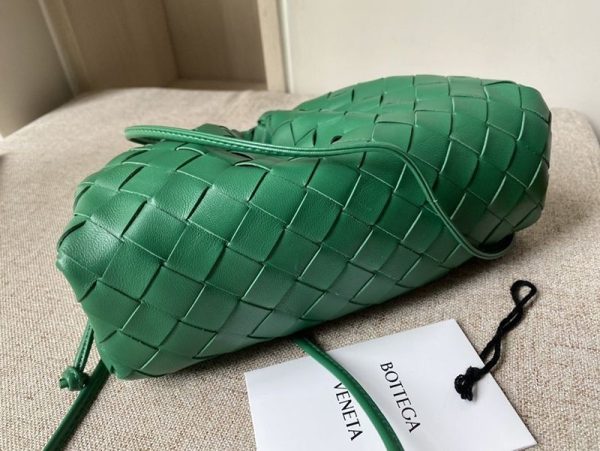 日本未入荷ボッテガヴェネタ 偽物 ミニ ザポーチ レザー製ミニクラッチバッグ bob30738 - 画像 (4)
