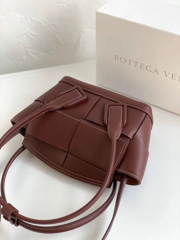 ☆超人気☆ボッテガヴェネタ ザアルコ コピー トップハンドルミニバッグ box66940 - 画像 (5)