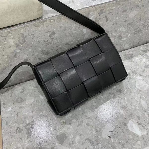 日本未入荷ボッテガヴェネタ カセット 偽物 クロスボディバッグ bol90713 - 画像 (2)