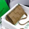 累積売上総額第１位！ボッテガヴェネタ 偽物 カセット クロスボディバッグ boz09160 - 画像 (2)