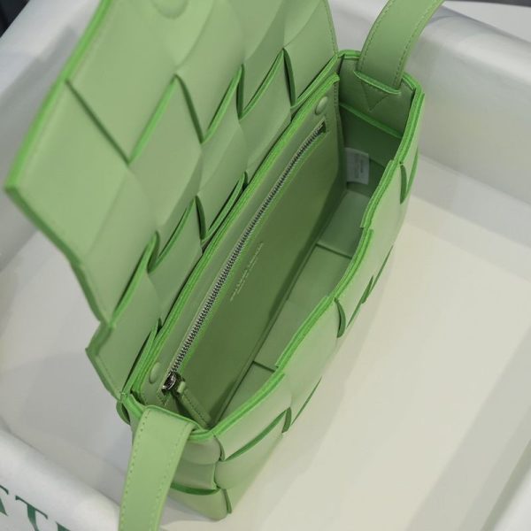21AW新作ボッテガヴェネタ カセット コピー クロスボディバッグ bof22787 - 画像 (8)