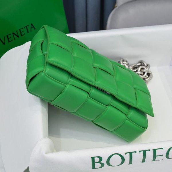 ★日本!!人気！ボッテガヴェネタ コピー ザチェーン カセット レザー製クロスボディバッグ boa49393 - 画像 (3)