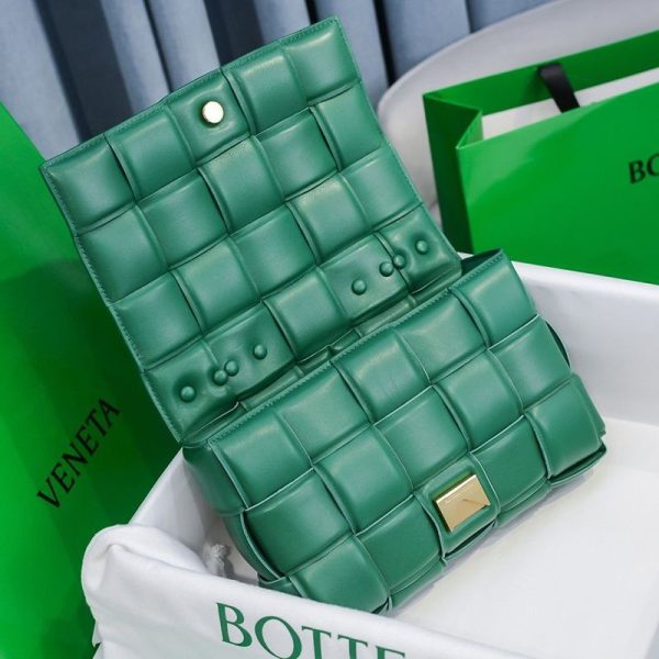 日本未入荷ボッテガヴェネタ ザチェーン カセット 偽物 レザー製クロスボディバッグ boe32222 - 画像 (6)