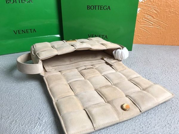 日本未入荷ボッテガヴェネタ カセット コピー スエードのクロスボディバッグ boj52645 - 画像 (5)