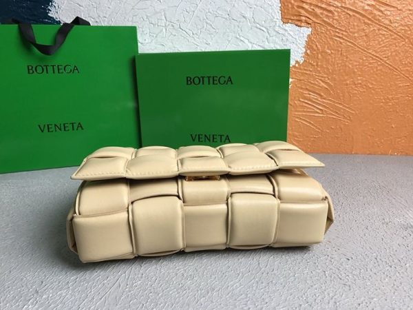 希少色ボッテガヴェネタ パデッド カセット コピー レザー製クロスボディバッグ boa26783 - 画像 (6)