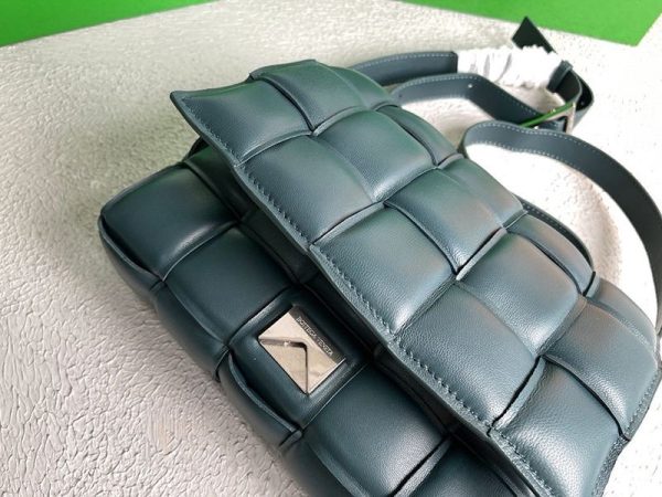 日本未入荷ボッテガヴェネタ パデッド カセット 偽物 レザー製クロスボディバッグ boa95690 - 画像 (8)