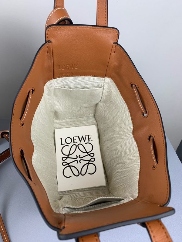 人気No1ロエベ ハンモック コピー ドローストリング ショルダーバッグ loi71697 - 画像 (7)