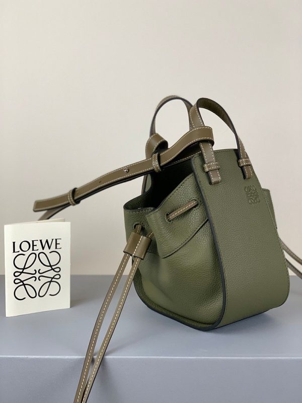 ☆超人気☆ロエベ ハンモック コピー ドローストリング ショルダーバッグ lob92376 - 画像 (2)