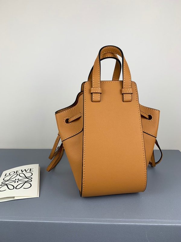 完売必至ロエベ ハンモック コピー ドローストリング ショルダーバッグ lot31315 - 画像 (4)