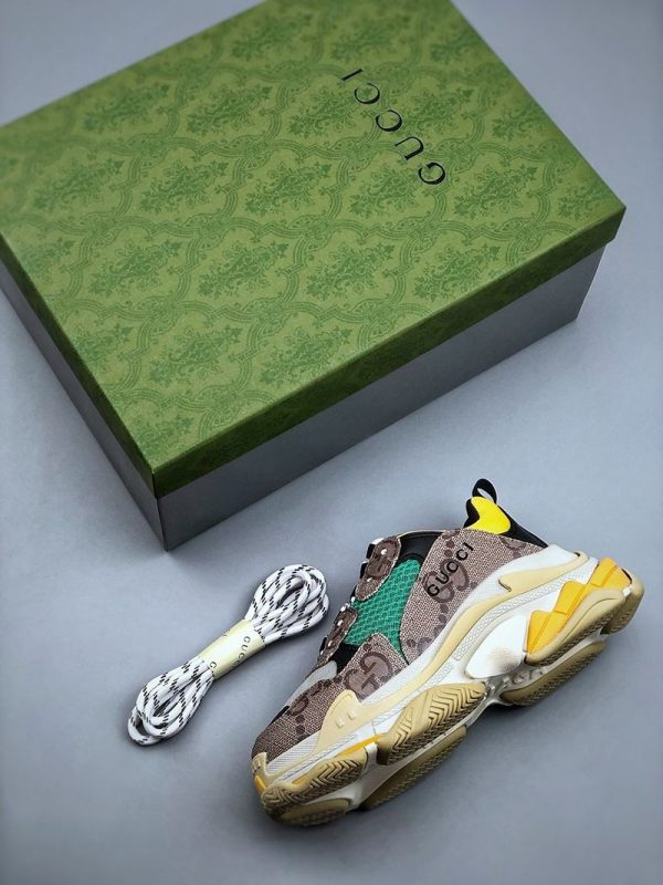 日本未入荷グッチ バレンシアガ 偽物 ザ ハッカー プロジェクト Triple S スニーカー 677193UMO209766 - 画像 (3)