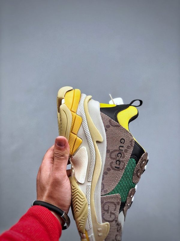 日本未入荷グッチ バレンシアガ 偽物 ザ ハッカー プロジェクト Triple S スニーカー 677193UMO209766 - 画像 (6)