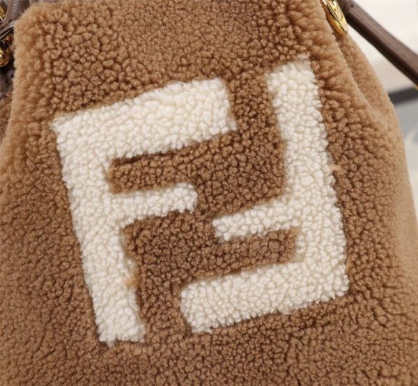 最安値挑戦フェンディ モントレゾール もこもこ コピー シープスキン ミニバッグ fec80818 - 画像 (3)
