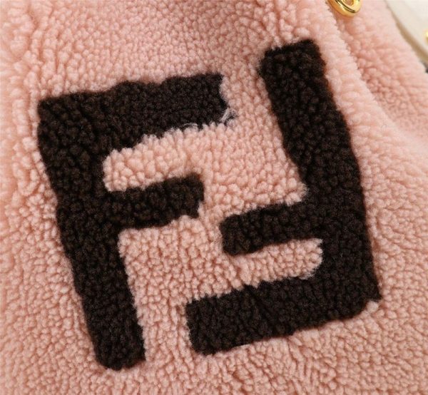 最安値挑戦フェンディ モントレゾール もこもこ 偽物 シープスキン ミニバッグ fes31056 - 画像 (3)