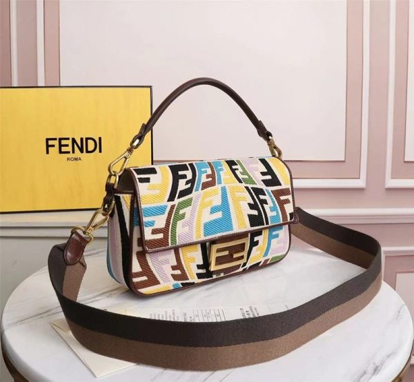 人気急上昇フェンディ 偽物 バゲット マルチカラーFFキャンバス バッグ fee82076 - 画像 (2)