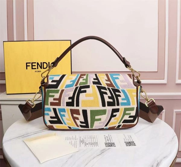 人気急上昇フェンディ 偽物 バゲット マルチカラーFFキャンバス バッグ fee82076 - 画像 (3)