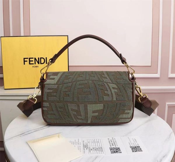 春もの新作フェンディ バゲット コピー フィッシュアイ FFキャンバス バッグ feg17784 - 画像 (2)
